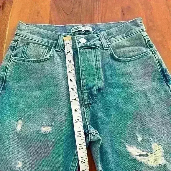 Zara Denim Jeans high waisted light washed Ripped with Frayed Tie dye white hem. - Picture 14 of 16